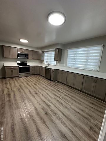 25540 Woodvilla Place, Southfield, MI 48075