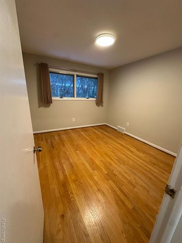 25540 Woodvilla Place, Southfield, MI 48075