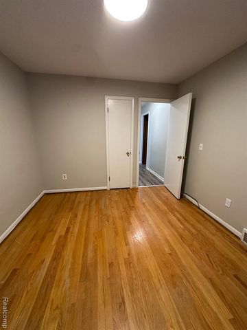 25540 Woodvilla Place, Southfield, MI 48075