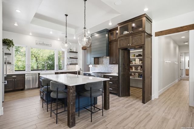 387 Curvatura, New Braunfels, TX 78132