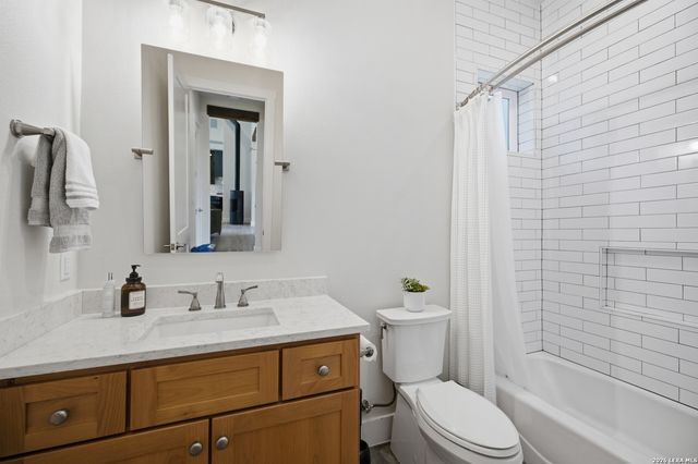 387 Curvatura, New Braunfels, TX 78132