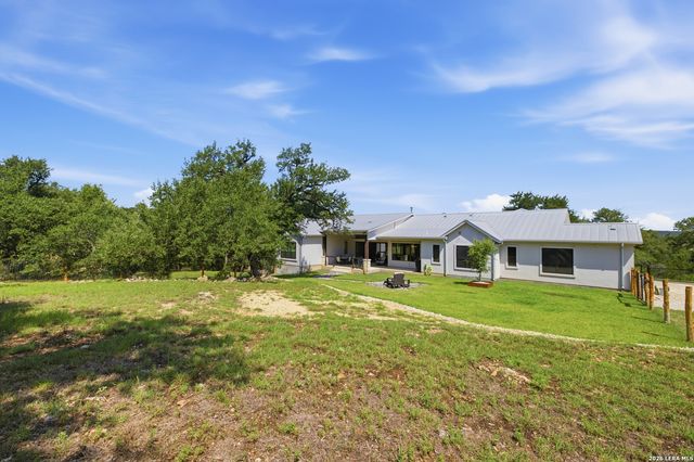 387 Curvatura, New Braunfels, TX 78132