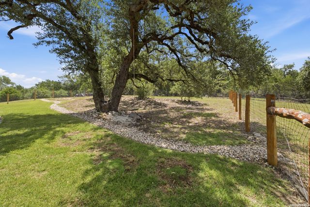 387 Curvatura, New Braunfels, TX 78132