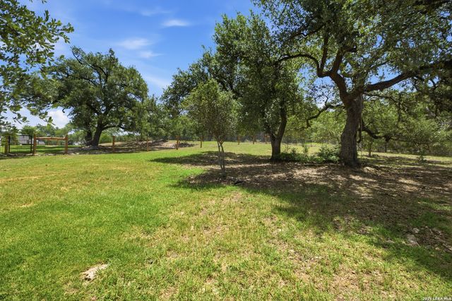 387 Curvatura, New Braunfels, TX 78132