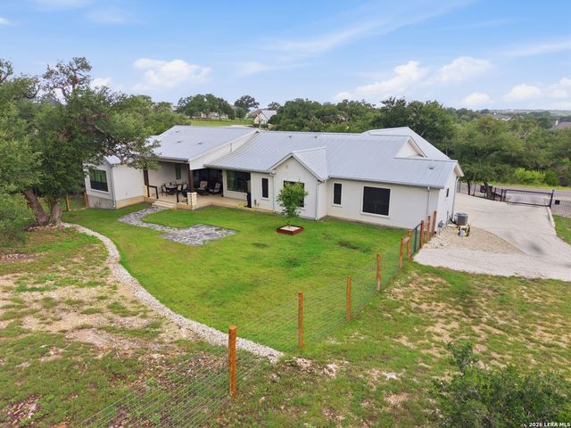 387 Curvatura, New Braunfels, TX 78132