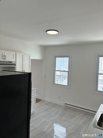 16 Vermont 3RD FLOOR Street 3, Waterbury, CT 06704