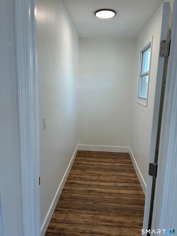 16 Vermont 3RD FLOOR Street 3, Waterbury, CT 06704