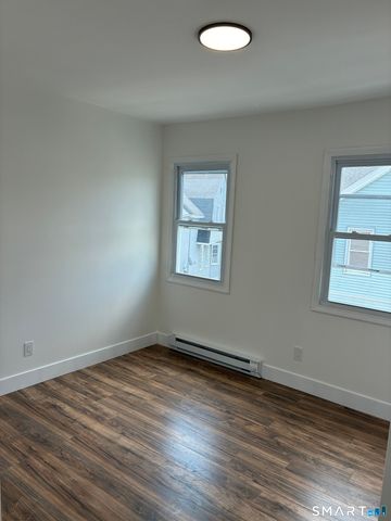 16 Vermont 3RD FLOOR Street 3, Waterbury, CT 06704