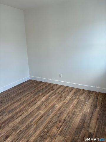 16 Vermont 3RD FLOOR Street 3, Waterbury, CT 06704