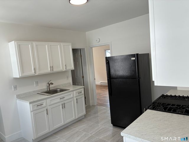 16 Vermont 3RD FLOOR Street 3, Waterbury, CT 06704