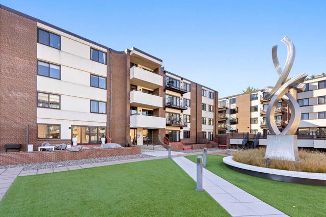 48 Groveland Terrace B103, Minneapolis, MN 55403