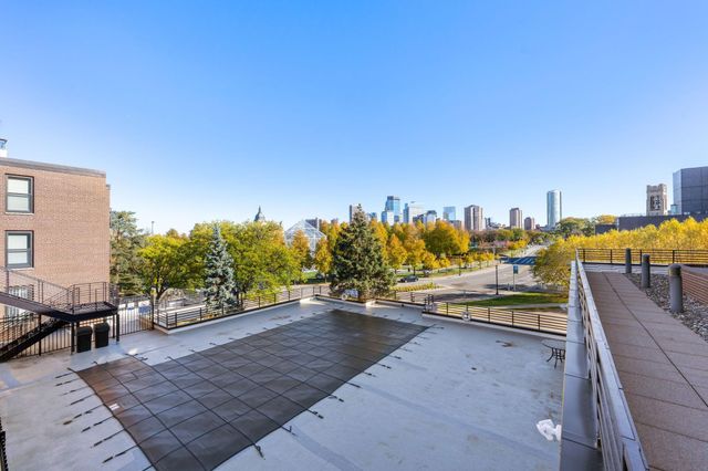 48 Groveland Terrace B103, Minneapolis, MN 55403