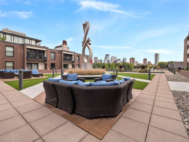 48 Groveland Terrace B103, Minneapolis, MN 55403