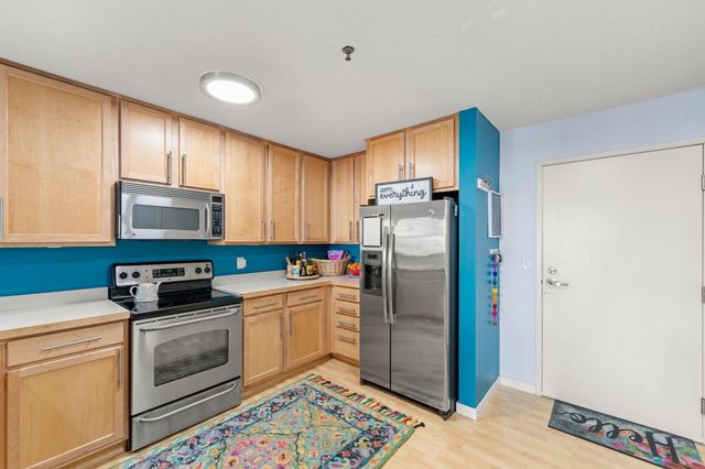 48 Groveland Terrace B103, Minneapolis, MN 55403