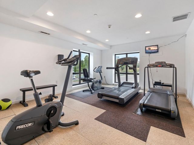 48 Groveland Terrace B103, Minneapolis, MN 55403