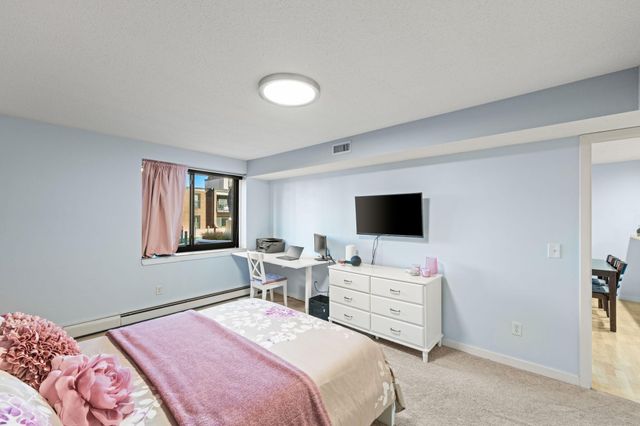 48 Groveland Terrace B103, Minneapolis, MN 55403