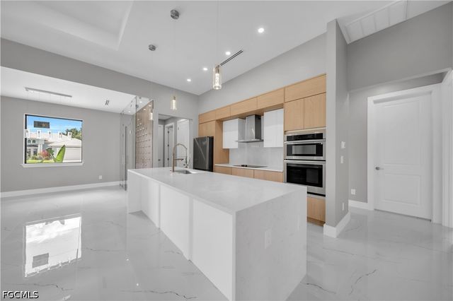 24306 Nicobar LN, Punta Gorda, FL 33955