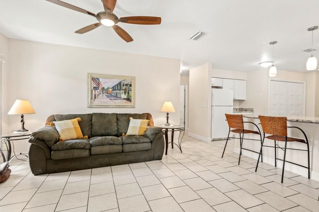 725 Saco Ct, St Augustine, FL 32086