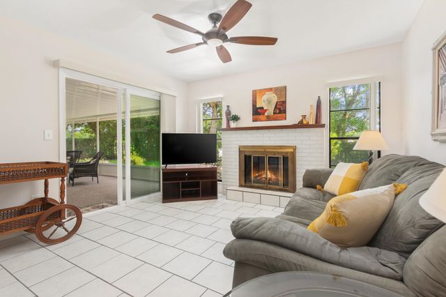 725 Saco Ct, St Augustine, FL 32086