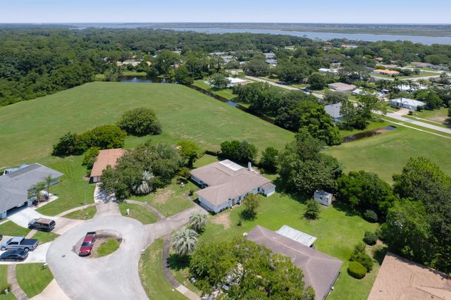 725 Saco Ct, St Augustine, FL 32086