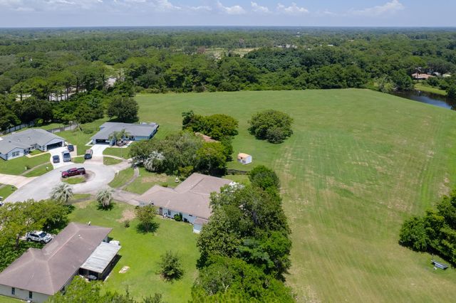 725 Saco Ct, St Augustine, FL 32086