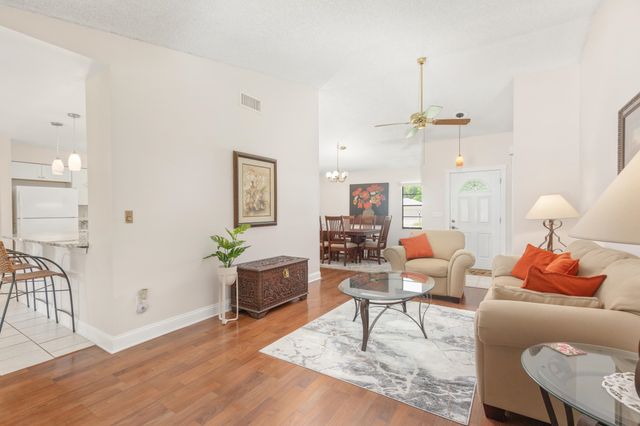 725 Saco Ct, St Augustine, FL 32086