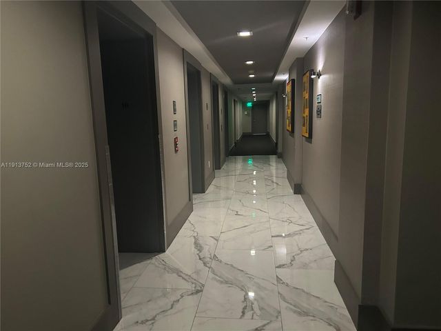 185 SE 14th Ter 1812, Miami, FL 33131