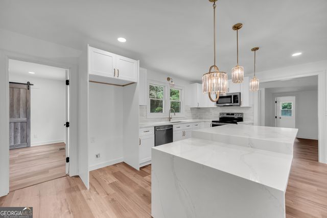 152 Mountain Creek Drive, Pendergrass, GA 30567