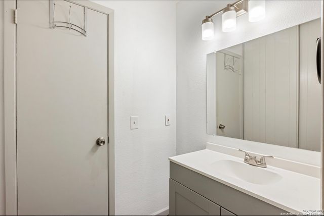 13200 Montecito, San Antonio, TX 78233