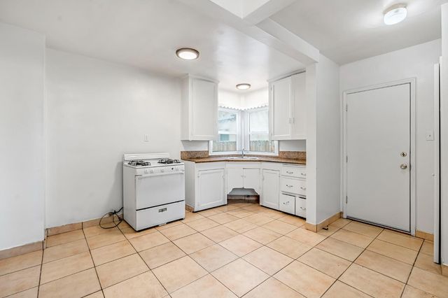 424 E Cambridge, Fresno, CA 93704