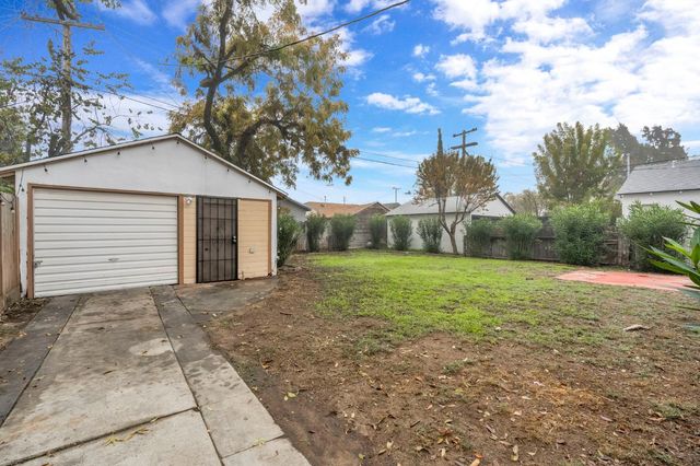 424 E Cambridge, Fresno, CA 93704