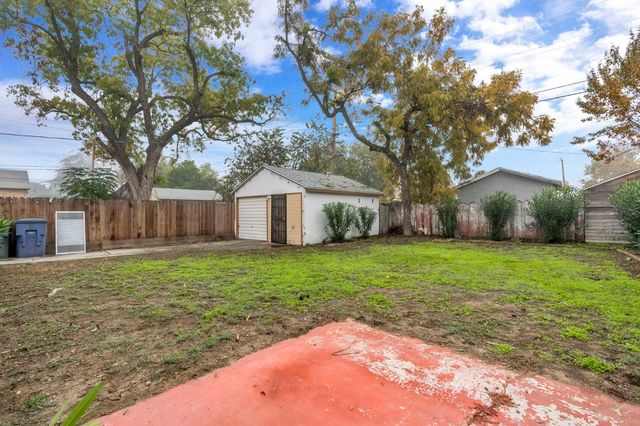 424 E Cambridge, Fresno, CA 93704