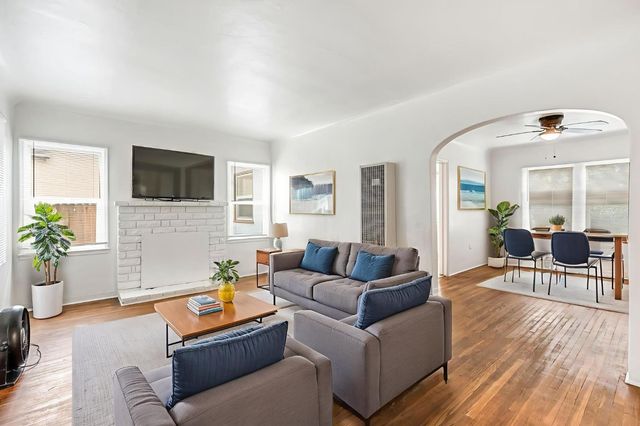 424 E Cambridge, Fresno, CA 93704