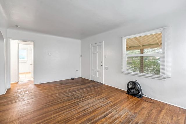 424 E Cambridge, Fresno, CA 93704