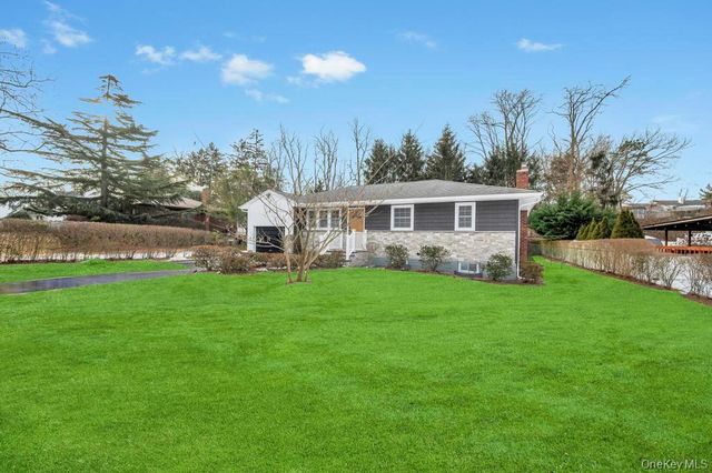 46 Ellen Place, Kings Park, NY 11754