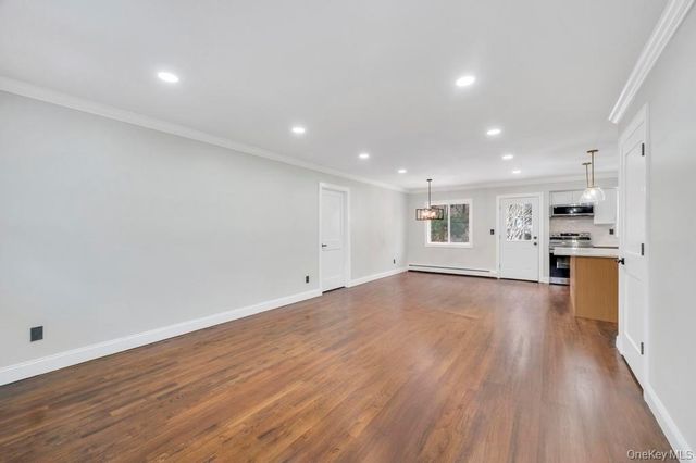 46 Ellen Place, Kings Park, NY 11754