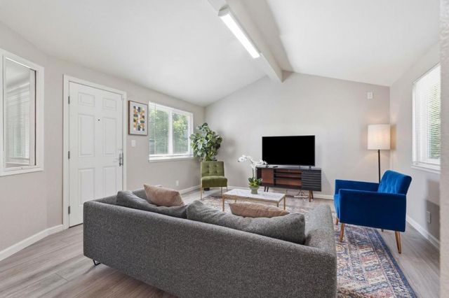 5313 Avenida Almendros, San Jose, CA 95123