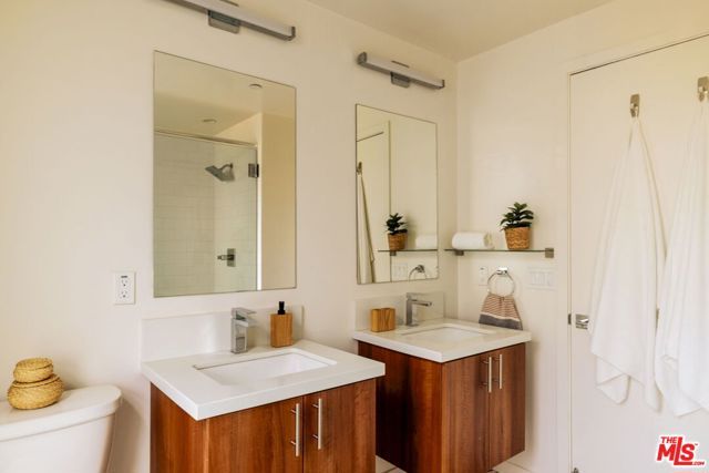 1925 Griffith Park Boulevard, Los Angeles, CA 90039