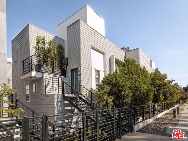 1925 Griffith Park Boulevard, Los Angeles, CA 90039