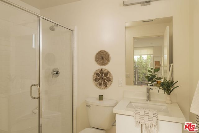1925 Griffith Park Boulevard, Los Angeles, CA 90039