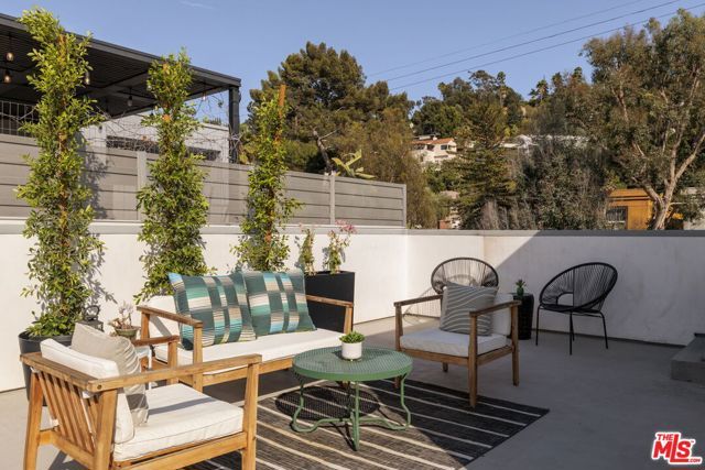 1925 Griffith Park Boulevard, Los Angeles, CA 90039