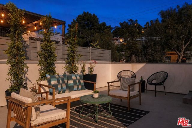 1925 Griffith Park Boulevard, Los Angeles, CA 90039