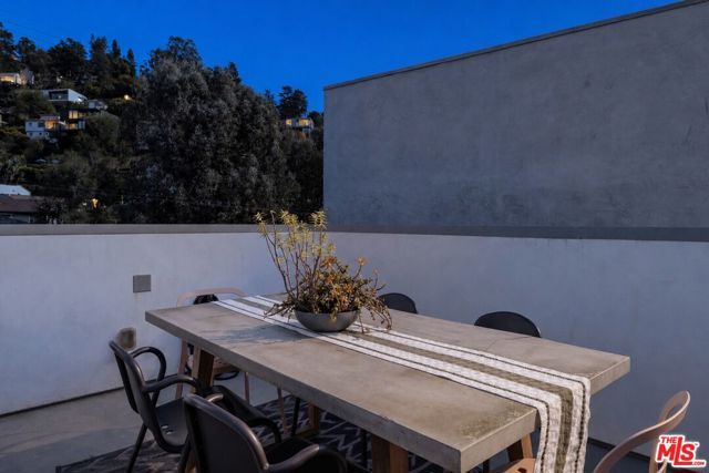 1925 Griffith Park Boulevard, Los Angeles, CA 90039