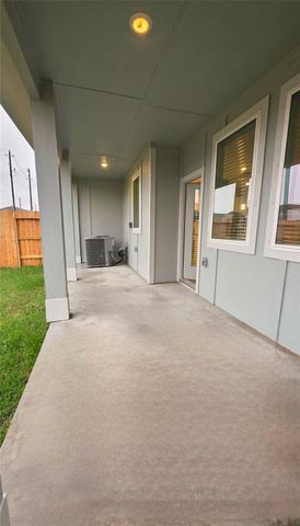 2173 Bay Breeze Drive, Kemah, TX 77565