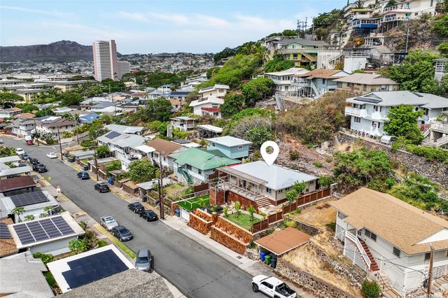 1358 Makaikoa Street, Honolulu, HI 96821