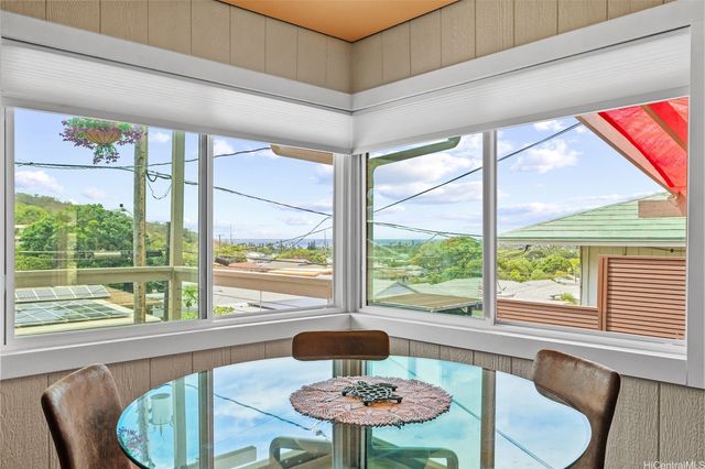 1358 Makaikoa Street, Honolulu, HI 96821