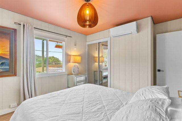 1358 Makaikoa Street, Honolulu, HI 96821