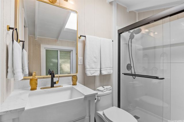 1358 Makaikoa Street, Honolulu, HI 96821