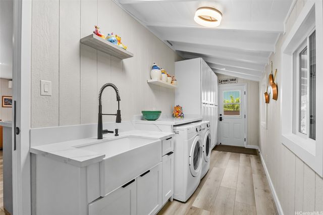 1358 Makaikoa Street, Honolulu, HI 96821