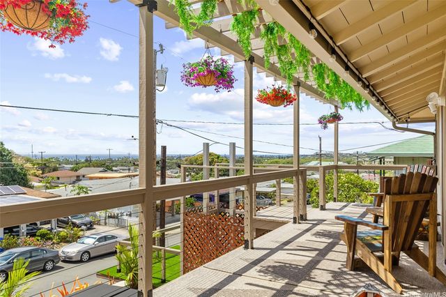 1358 Makaikoa Street, Honolulu, HI 96821